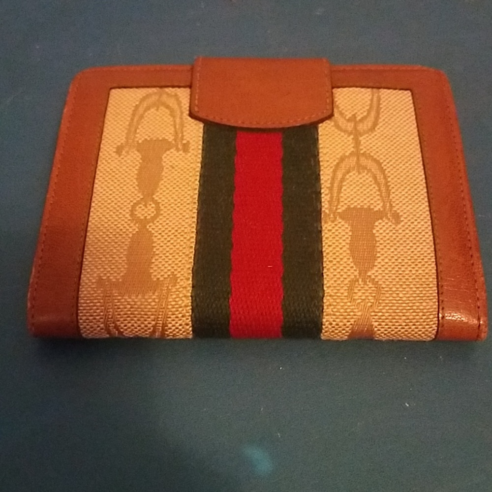 Vintage wallet/photo holder. Amazing find! - Picture 2 of 5